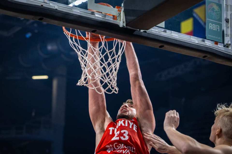 作用确实是, 他依然是保