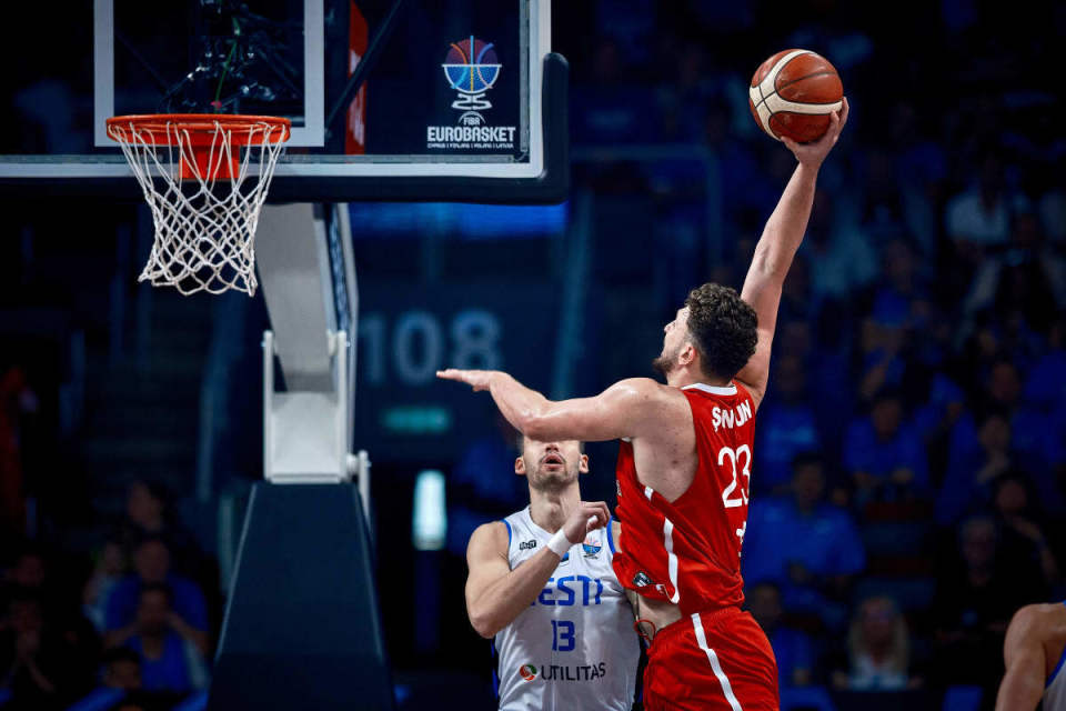 而且多名球, https, 本场比赛中